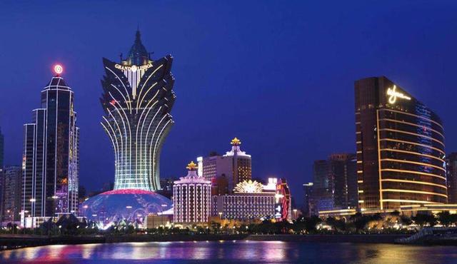 2025年澳门正版免费,2025年澳门，正版免费时代的曙光